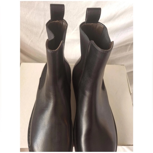 The Row Gaia Black Leather Ankle Boots - Picture 8 of 11